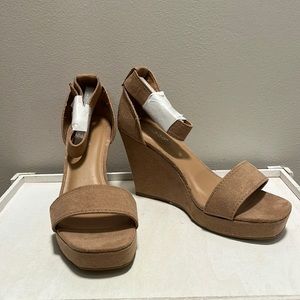NWT Women’s Wedge Heels